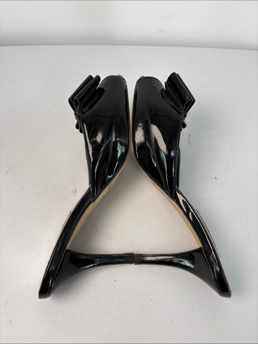 🥡 White House Black Market Black Patent Bow Slide Mules heels